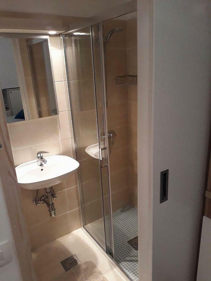 Vse Kontenti Koper városi község Kültér fotó